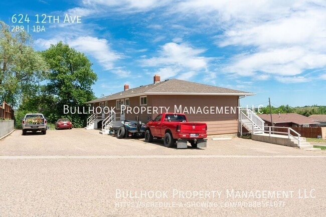 Building Photo - 624 12th Ave