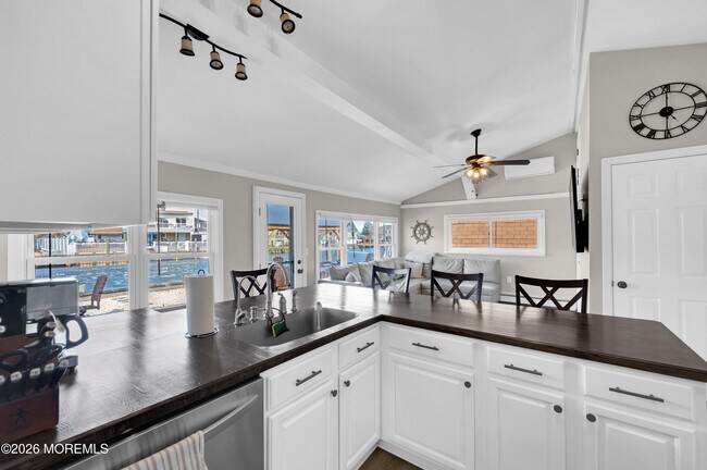 Building Photo - 804 Harbor Rd