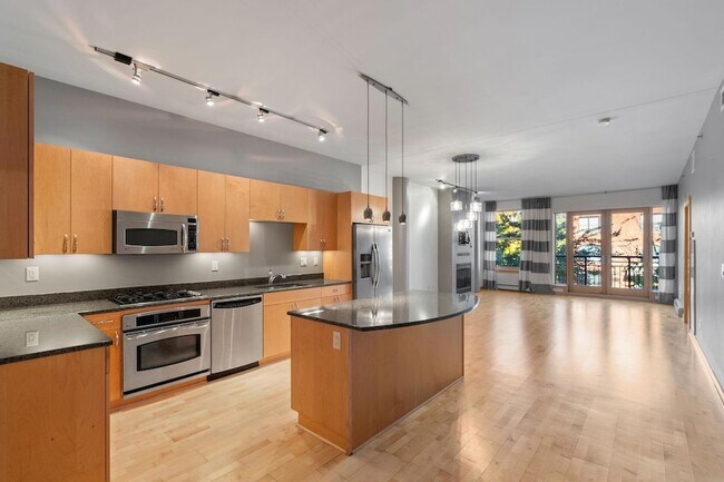 Building Photo - 401 N 2nd St