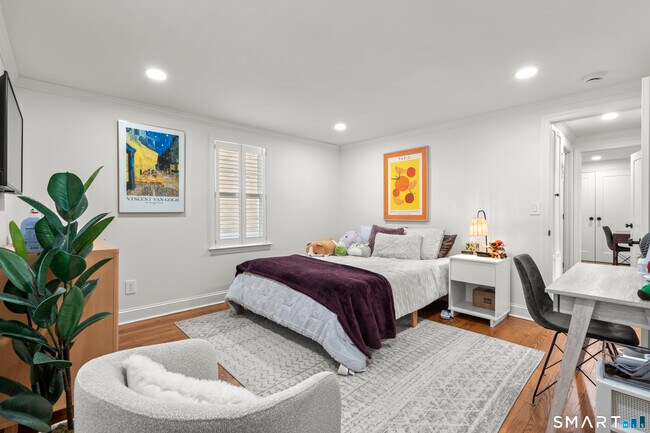 Building Photo - 180 Ruane St