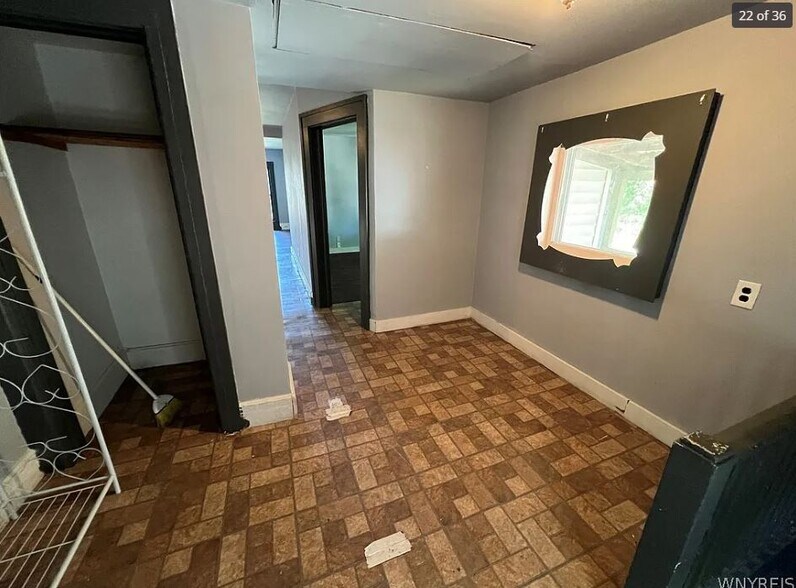 Building Photo - 114 Lagrange St