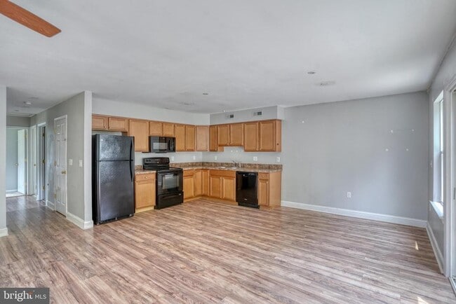 Building Photo - 203 Hamilton St
