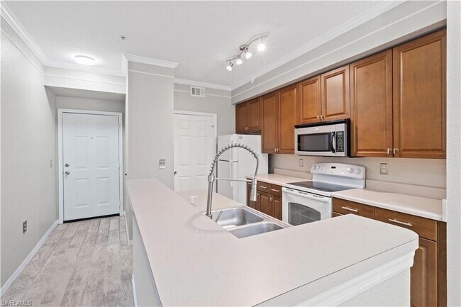 Building Photo - 11561 Villa Grand