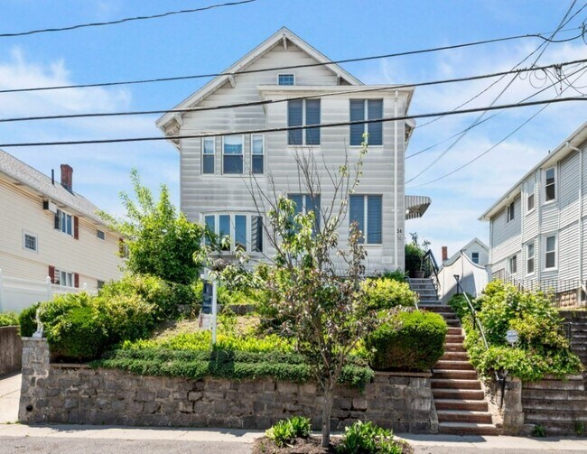 Primary Photo - 34-36-36 Keenan St