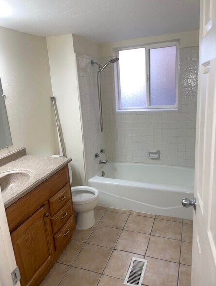 Building Photo - 1637 Avalon Rd