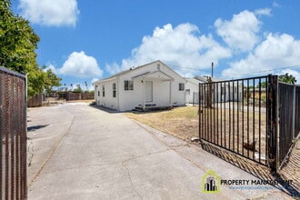 Building Photo - Charming 2-Bedroom Retreat in Sacramento – Gated w/Large yard