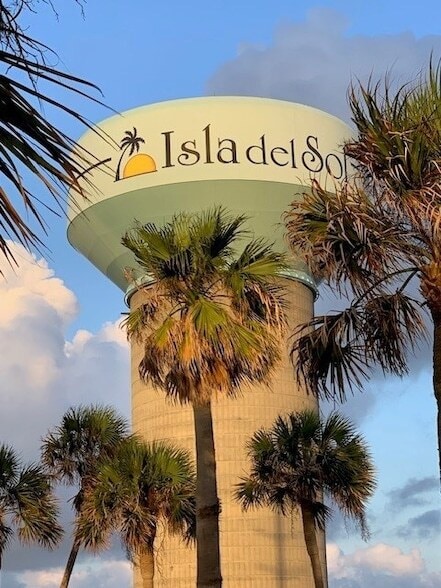 Building Photo - 4111 Isla Del Sol Dr
