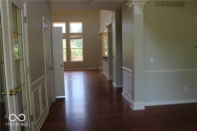 Building Photo - 5622 Blackfoot Trail