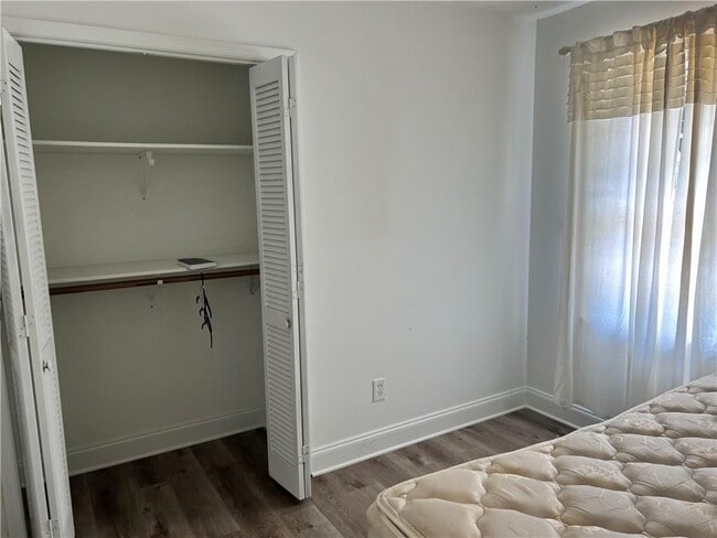Building Photo - 4648 Candlewyck Way