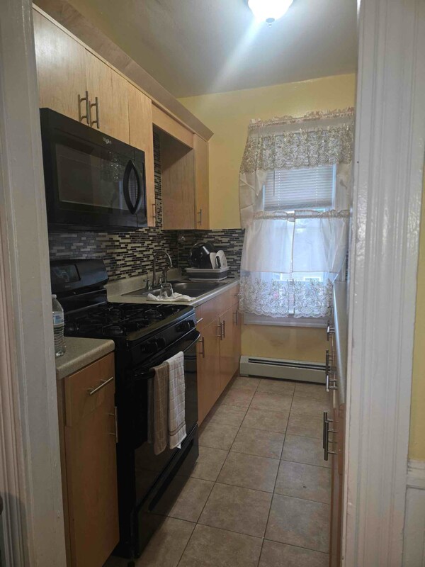 Building Photo - 80 Potters Ave