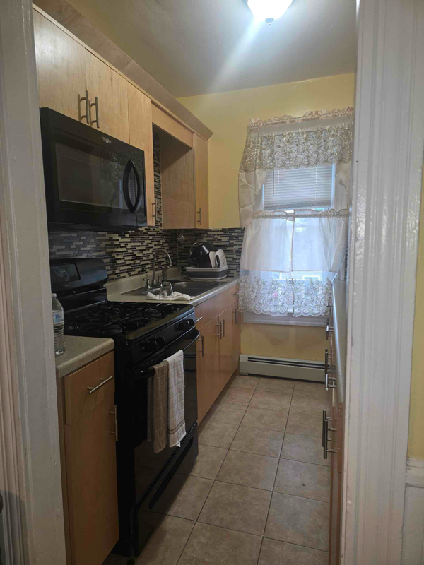 Building Photo - 80 Potters Ave