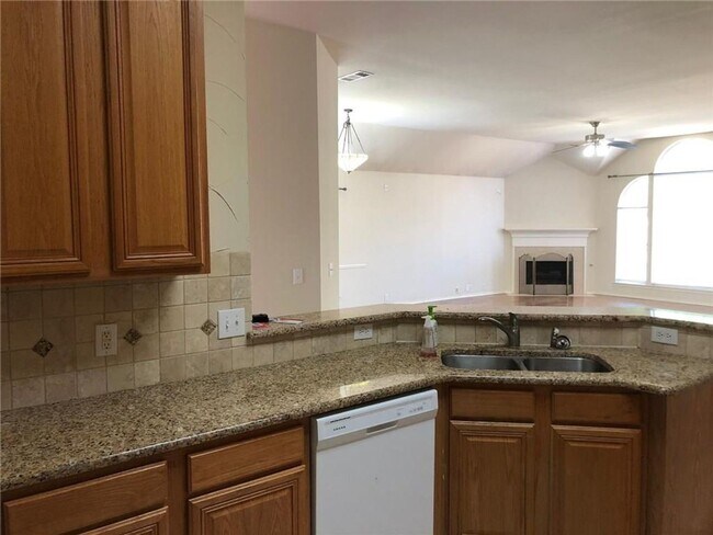 Building Photo - Beautiful 4 Bedroom, 2 Bath Home for Lease in Plano!