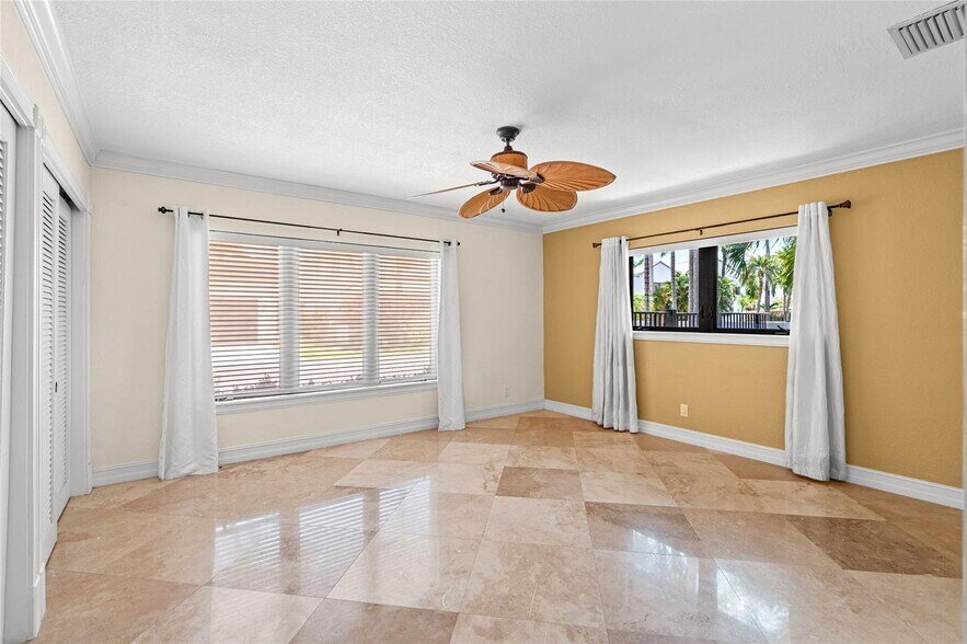 Building Photo - 515 Lido Dr