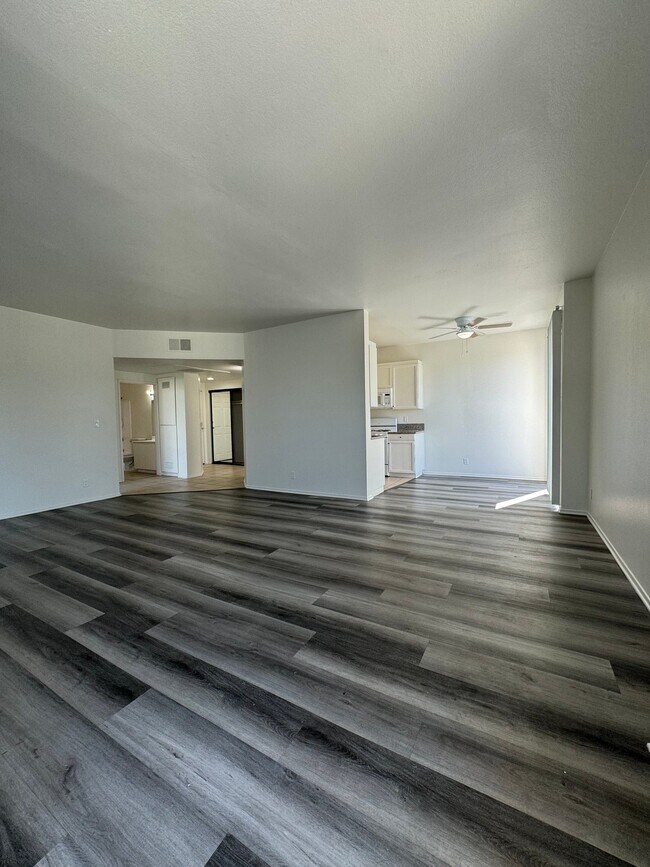 Building Photo - 4343 Whitsett Ave