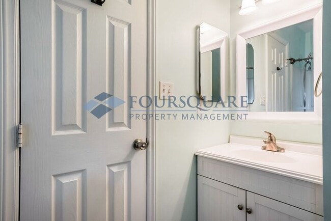 Building Photo - Bright 2-Bed / 2.5-Bath Townhome with Fireplace, Back Deck & Open Living – Convenient to Cary