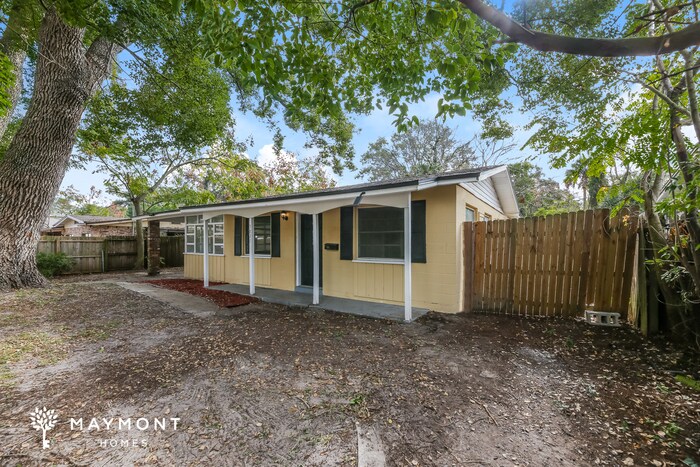 Building Photo - 5828 Wiltshire St