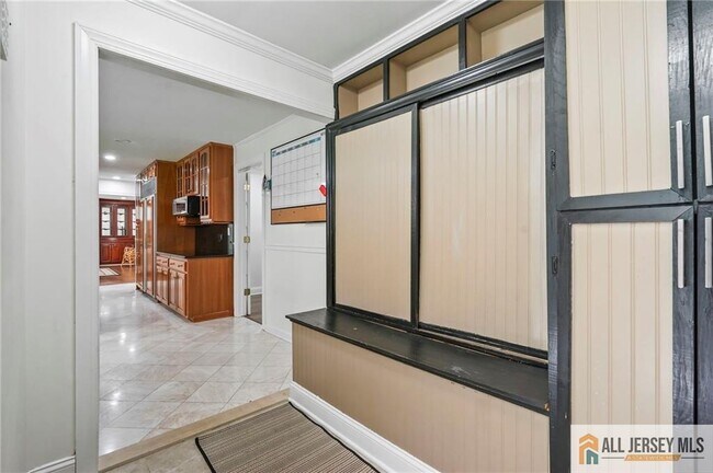 Building Photo - 16 Phyllis Pl