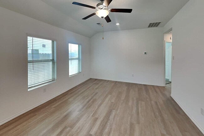 Building Photo - 18755 Faustina Way