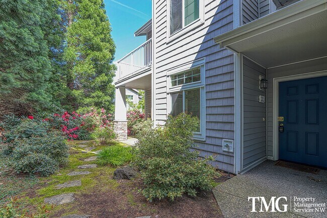 Building Photo - 2br/2ba single level condo with garage & W/D near Nike / Intel / St. Vincent Hospital