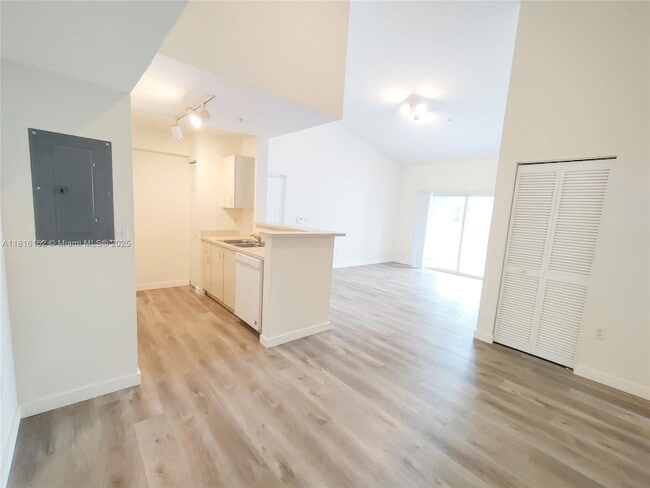 Primary Photo - 711 SW 111th Way