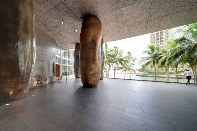 Building Photo - 501 Brickell Ave