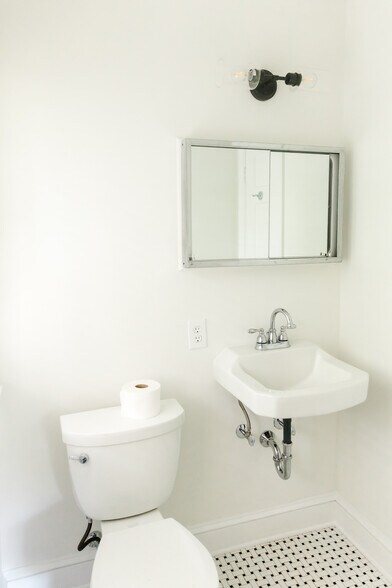 Half Bath in Master - 1941 N Junaluska Dr