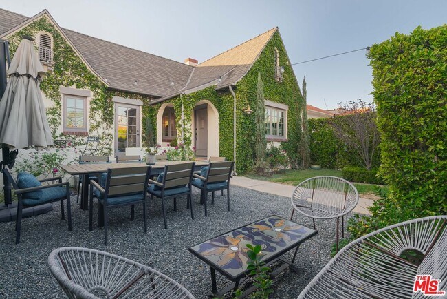 Primary Photo - 513 N Mansfield Ave