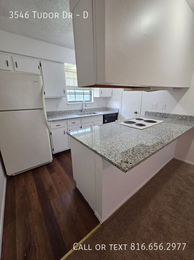 Building Photo - 3546 Tudor Dr