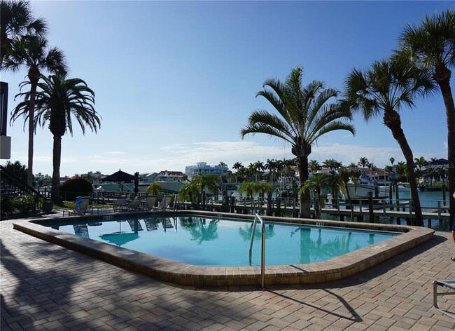 Building Photo - 534 Pinellas Bayway S