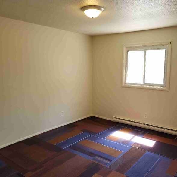 Building Photo - 1003 Colonial Dr