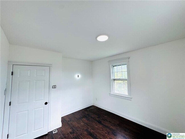 Building Photo - 2619 Broad St