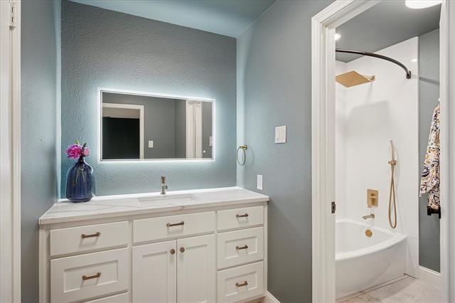 Building Photo - 6935 Helsem Way
