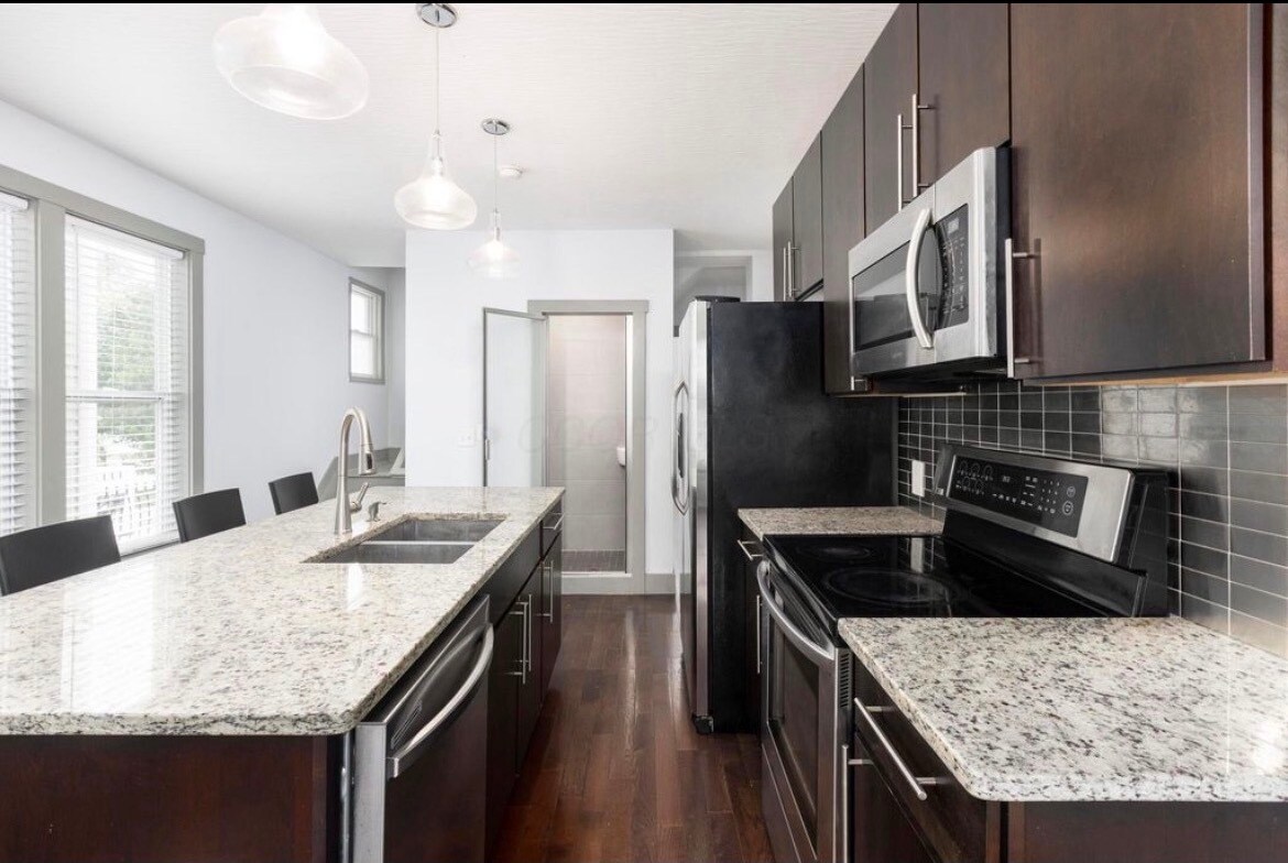 Building Photo - 2411 Indianola Ave