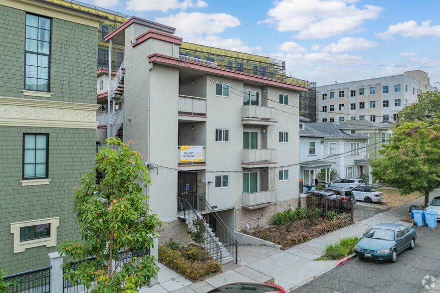 Primary Photo - 2540 Regent St