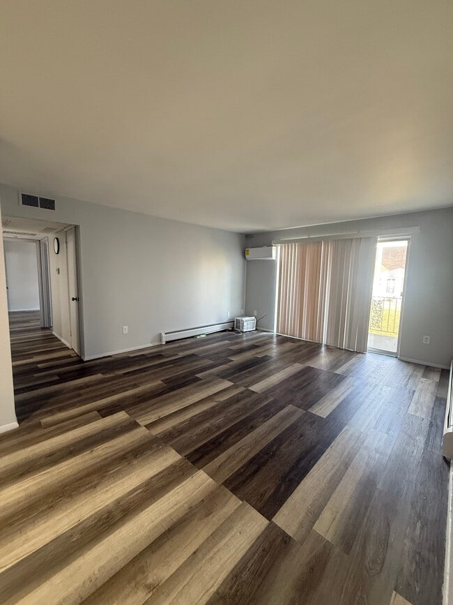 Building Photo - 2969 Four Towers Dr