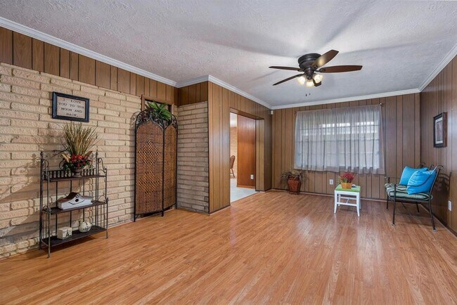 Building Photo - 1124 Helen Dr