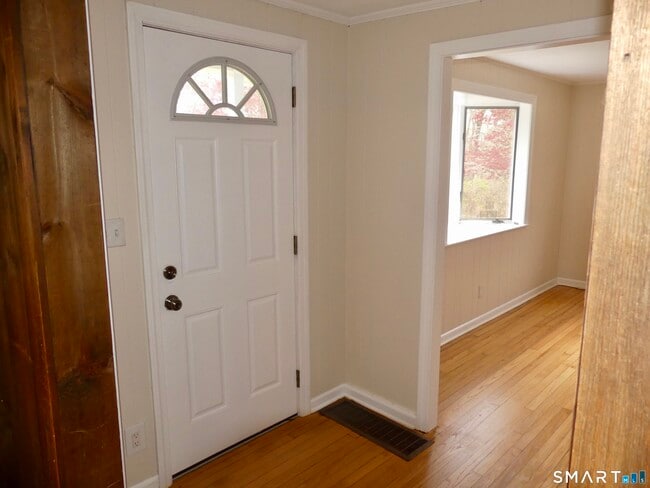 Building Photo - 21 Winthrop Rd