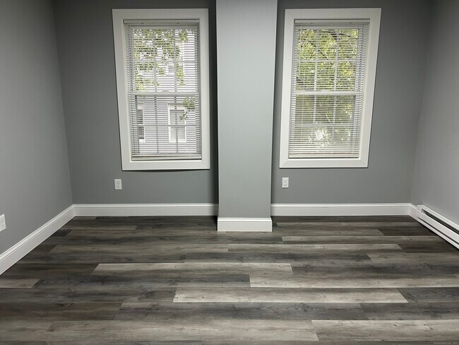 Building Photo - 92-98 Boswell Ave