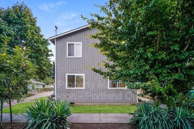 Building Photo - 10762 NE Prescott St