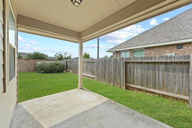 Building Photo - 15103 Dry Ridge Ct