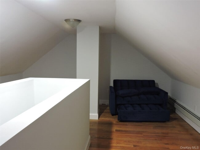 Building Photo - 194-21 112th Rd