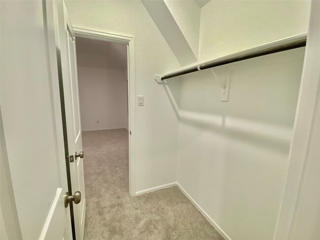 Building Photo - 3724 Moss Hl Rd