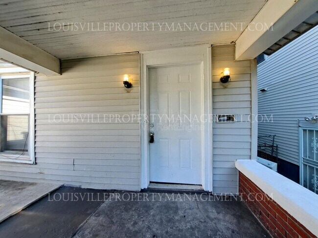 Building Photo - 3100 Grand Ave