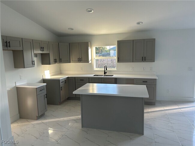 Building Photo - 2803 65th St W