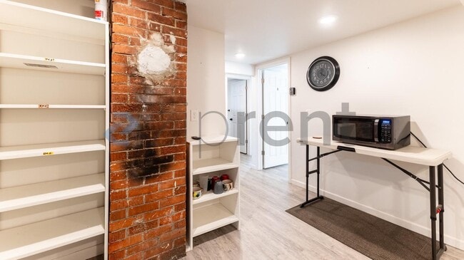 Building Photo - 503 E Montgomery Ave