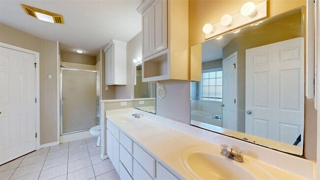 Building Photo - 235 Stuttgart Cir