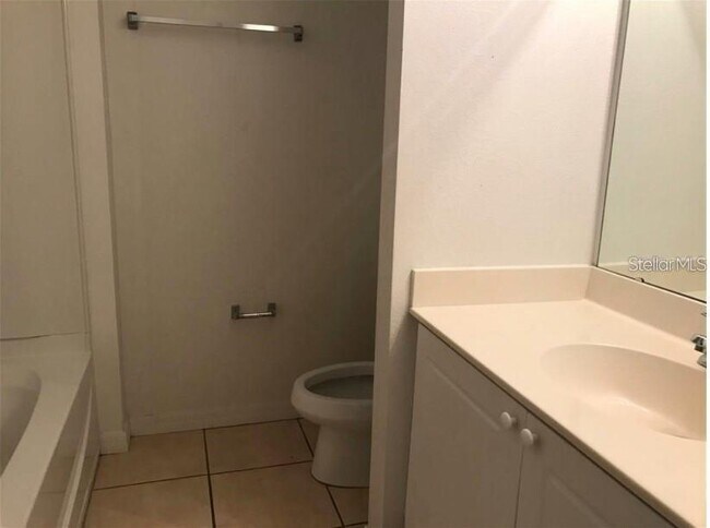 Building Photo - 2792 Club Cortile Cir