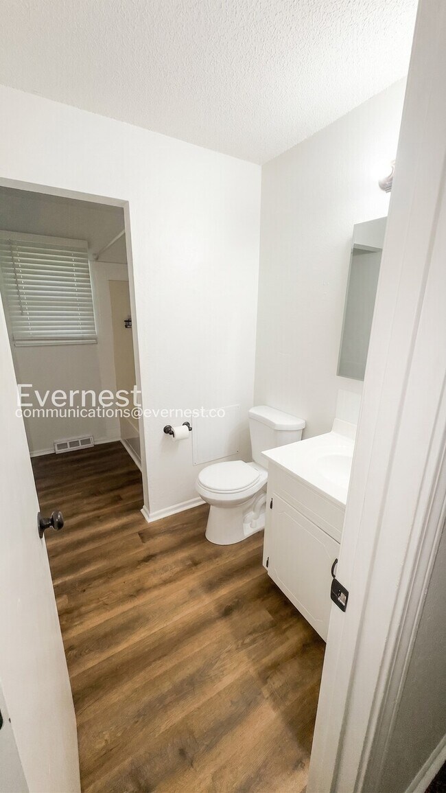 Building Photo - Beautiful 3-Bedroom Home with Modern Comforts / Pet-Friendly / Vouchers Accepted / Available Now!