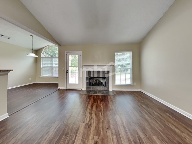 Building Photo - 260 Pampas Dr