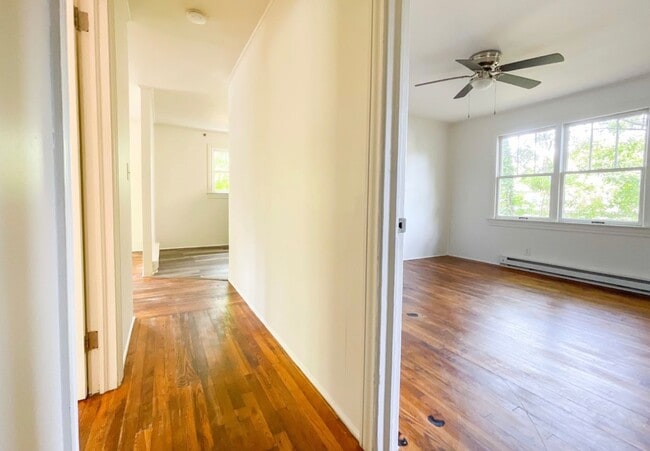 Building Photo - 110-116 Dobbs St - Unit 116